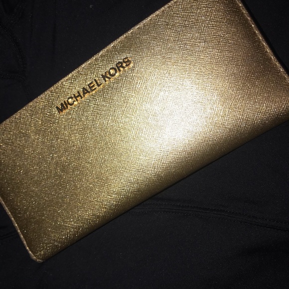 Michael Kors Handbags - Mk wallet